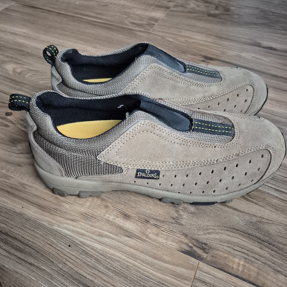 Spalding Wonens Size 10 Slip on Shoes